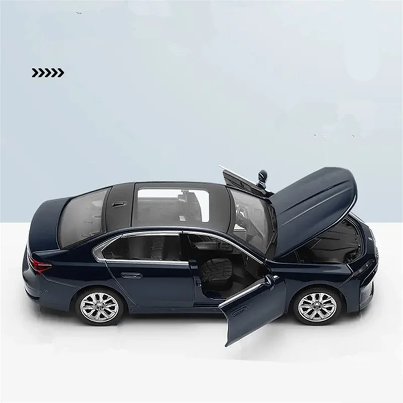 Фото 1/32 bmw i7 модель автомобиля из сплава, литая под давлением металла, новые энергетические транспортные средства, модель автомобиля, высокая имитация звука и света, коллекция детских игрушек в подарок №3