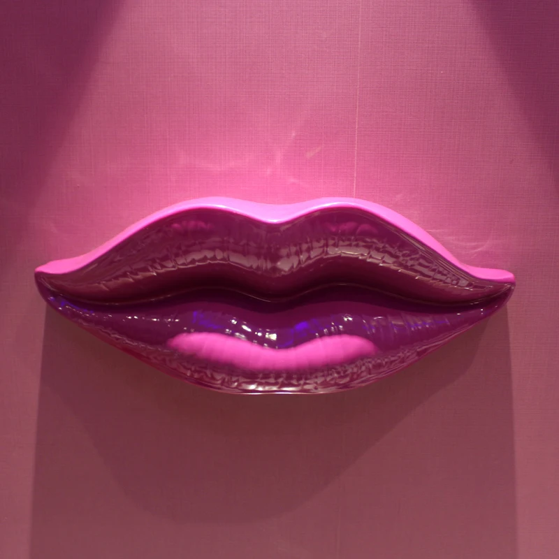 

56cm Creative Big Lip Sculpture Wall Decoration Modern Red Lips Ornaments for KTV Bar Club Party Resin Theme Wall Decoration