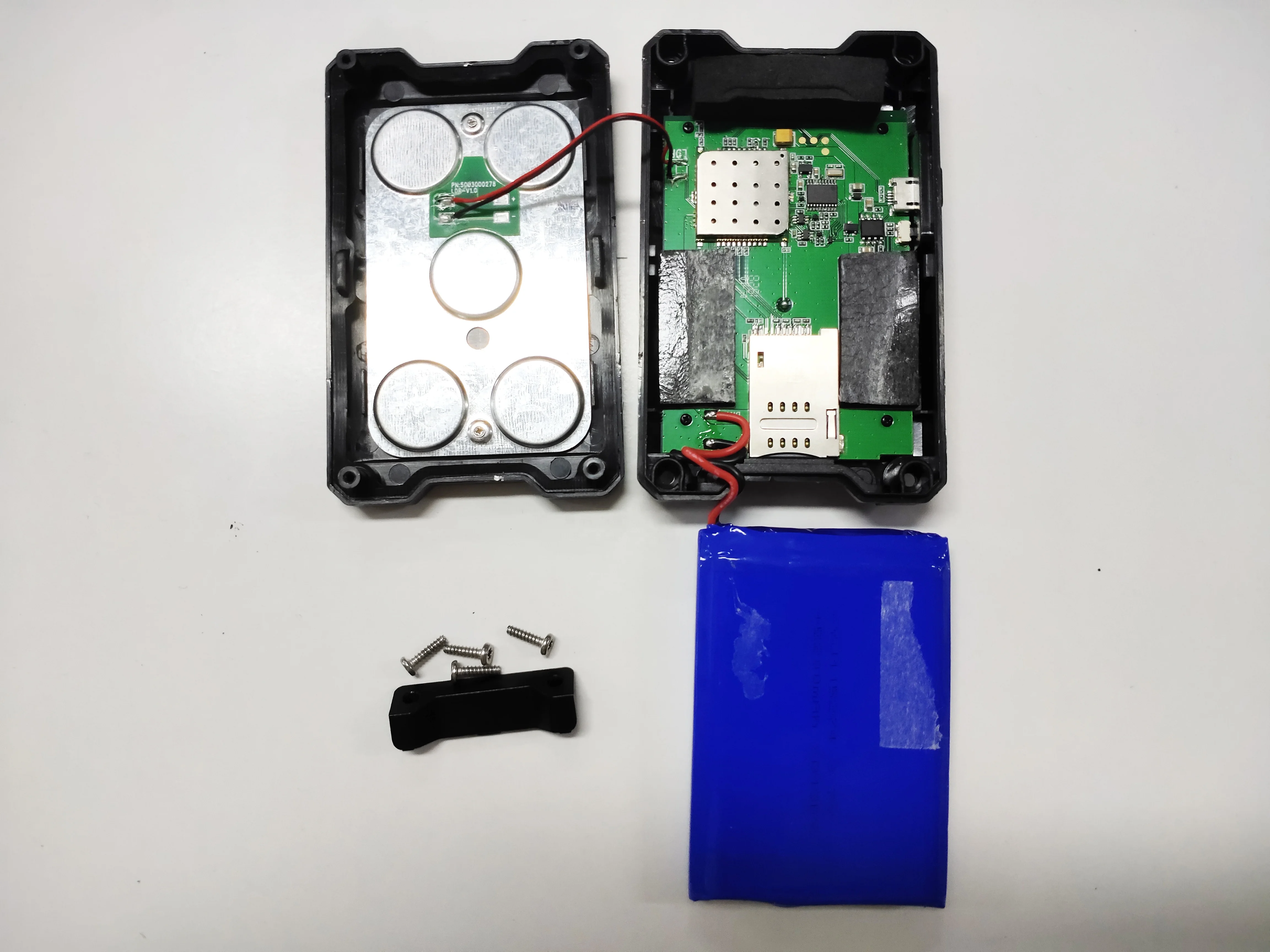 

4G Wireless Real-time Tracking Device GPS Tracker Car with Light Sensor gps tracker without sim card