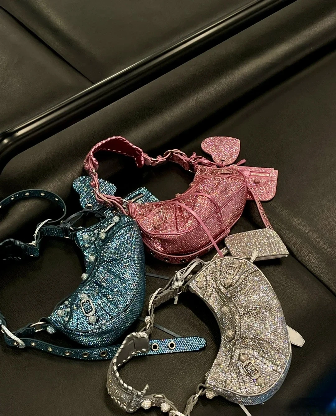 

European and American Style Hot Girl Full Diamond Giant Flash Heavy Industry Rhinestone Motorcycle Bag Underarm Bag