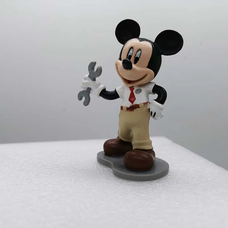 

Disney Aladdin Lamp Mickey Goofy Sports Series Boy Girl Toy Mini Action Figures Children Model Ornaments Gifts