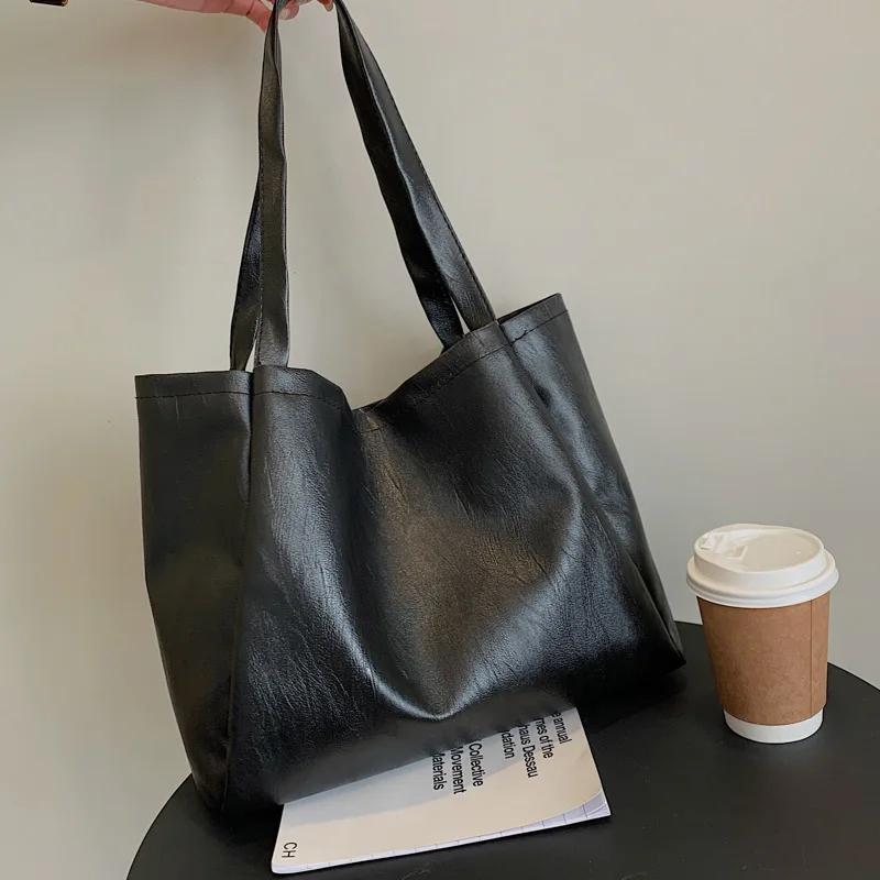 

Soft Leather Large Capacity Handbag for Women 2023 Popular Texture Shoulder Armpit Tote Bag