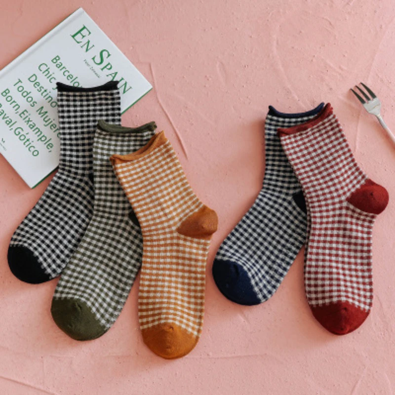 

Retro ruffled socks girl kawaii socks ladies small plaid Japanese curled middle tube socks cute spring and autumn cotton socks