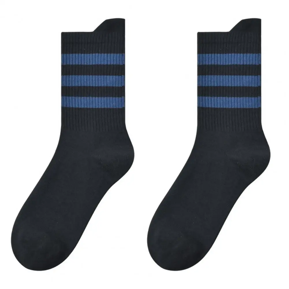 

1 Pair Cozy Male Socks Skin-touch Men Socks Breathable Middle Tube Male Socks Feet Warmer Keep Warm