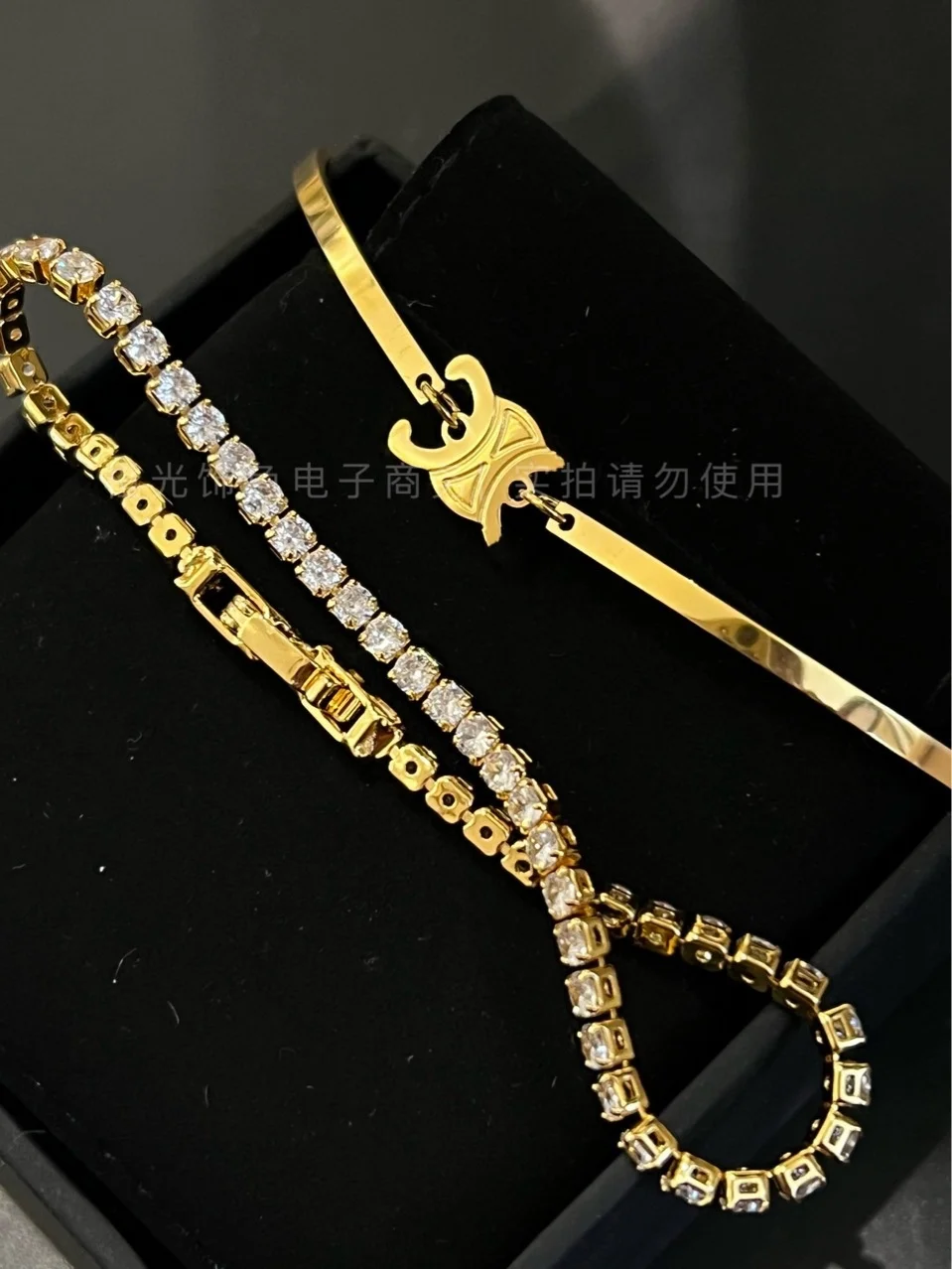 

G No need to take off the bracelet in shower. Elegant and stylish, intelligent . Zircon needs be kept