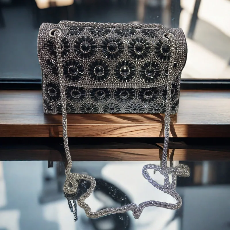 Новая сумка через плечо на цепочке вечерняя для ужина модные женские маленькие