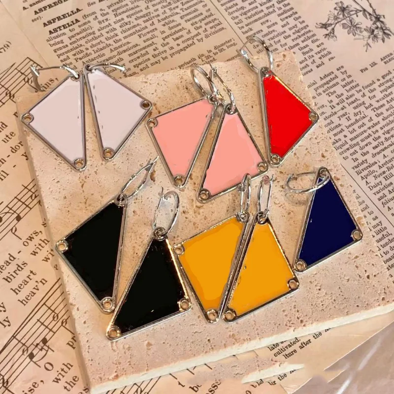 

Triangle Earring Luxury Brand Inverted Women Punk Fashion Gift Individual Fashion Light Luxury Temperament Jewelry Womens Earing