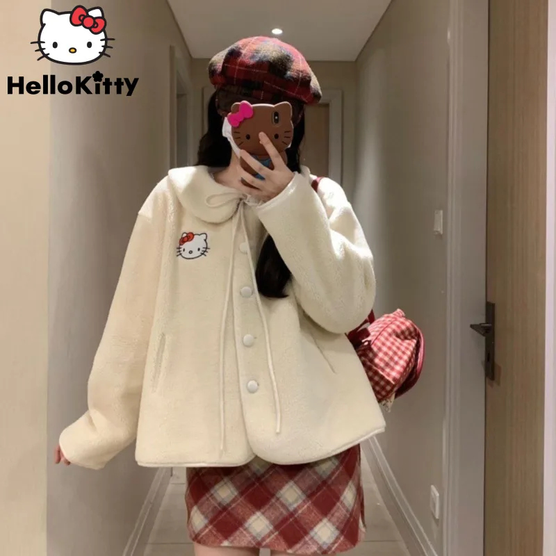 Женская кофта с плюшевым воротником и кукольным