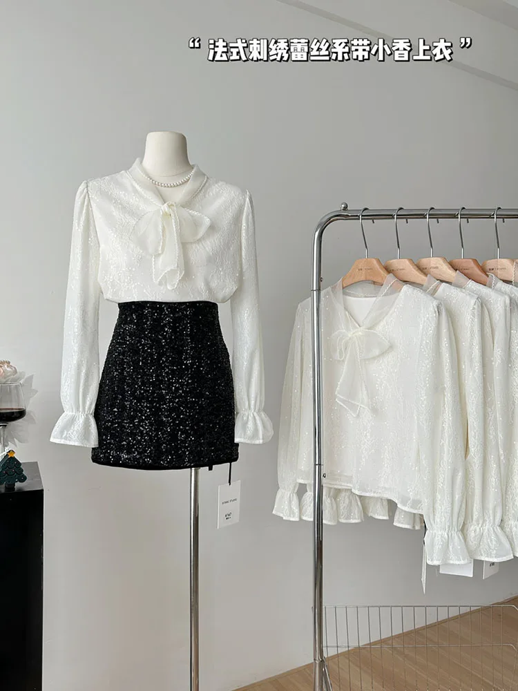 Блузка женская кружевная с V-образным вырезом и вышивкой