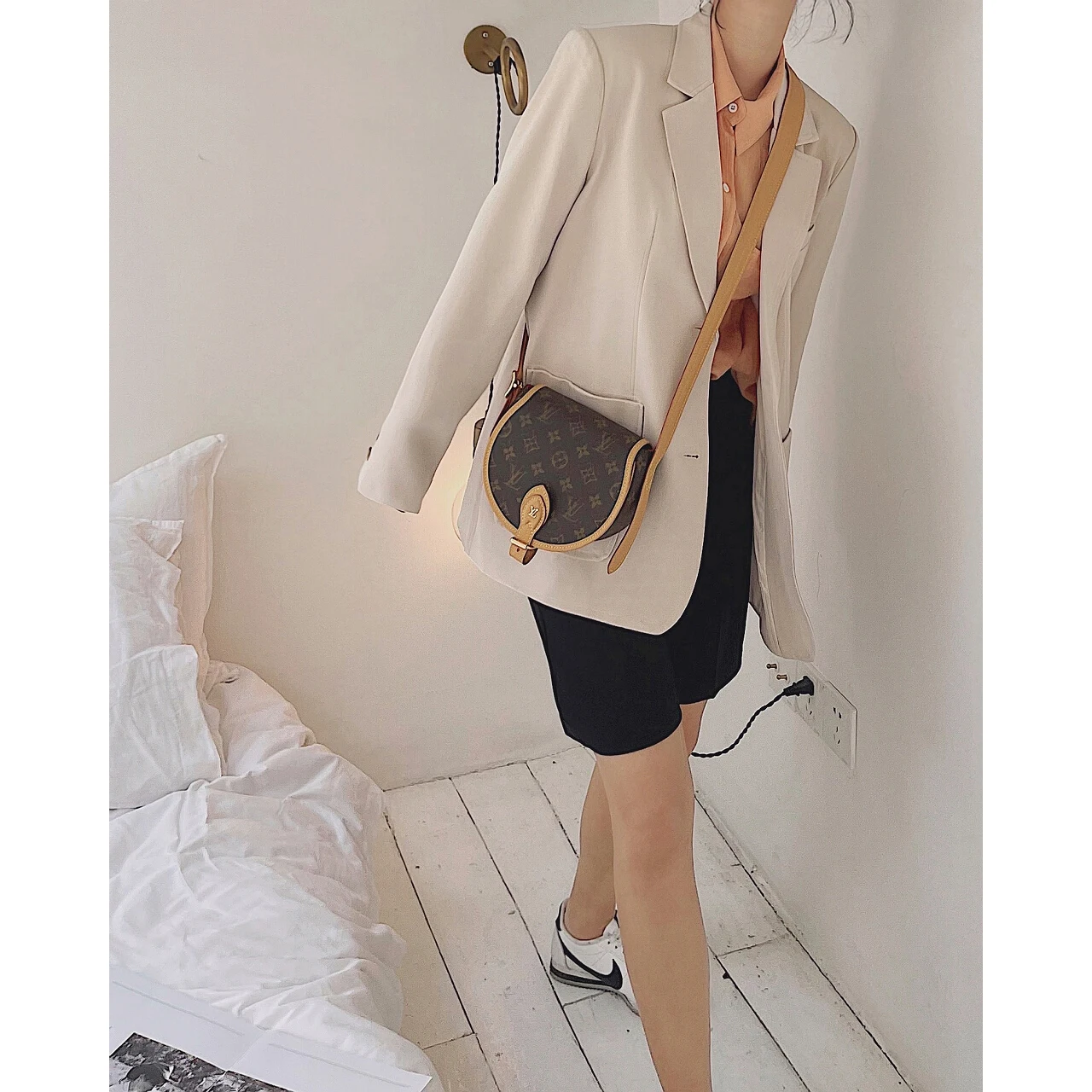 Новинка 2022 Женский блейзер цвета слоновой кости куртка пальто весенне-летняя
