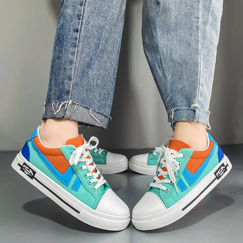 Hot Sale Couple Skateboard Shoes Men Women 2022 Fashion Colorful Vulcanized Sneakers Men Flats Breathable Low Top Canvas Shoes