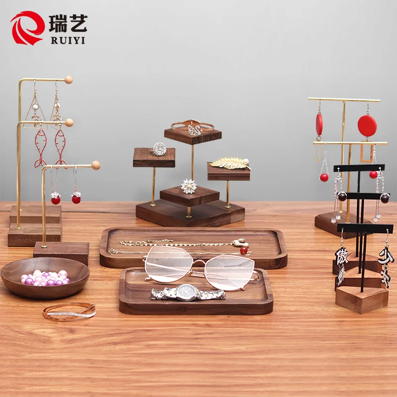 

Northern wind creative jewelry frame suit props walnut fungus gimbal ring wearing jewelry set jewelry receive pallets