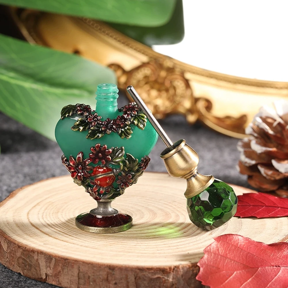 1pc Empty 5ml Perfume Bottle Vintage Emerald Frosted Glass Carved Flower Gem Cap Green Refillable Essential Oil Beauty Gift