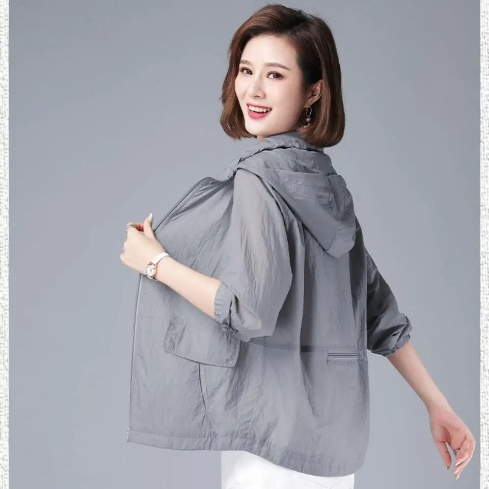 

Women 2022 Summer Fashion Sunscreen Thin Clothing Female Long Sleeve Solid Color Coats Ladies Loose Short Hooded Jackets E12