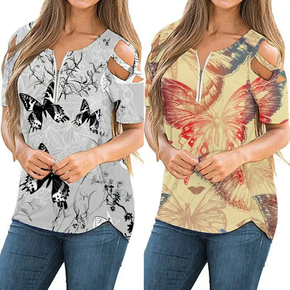 

Блузка с открытыми плечами, коротким рукавом и принтом бабочки