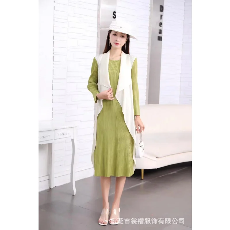 

Miyake Pleated Dresses Female Temperament Elegant Wind Long Paragraph False Two Pieces Pleated Spell Color Long Skirts Clothing