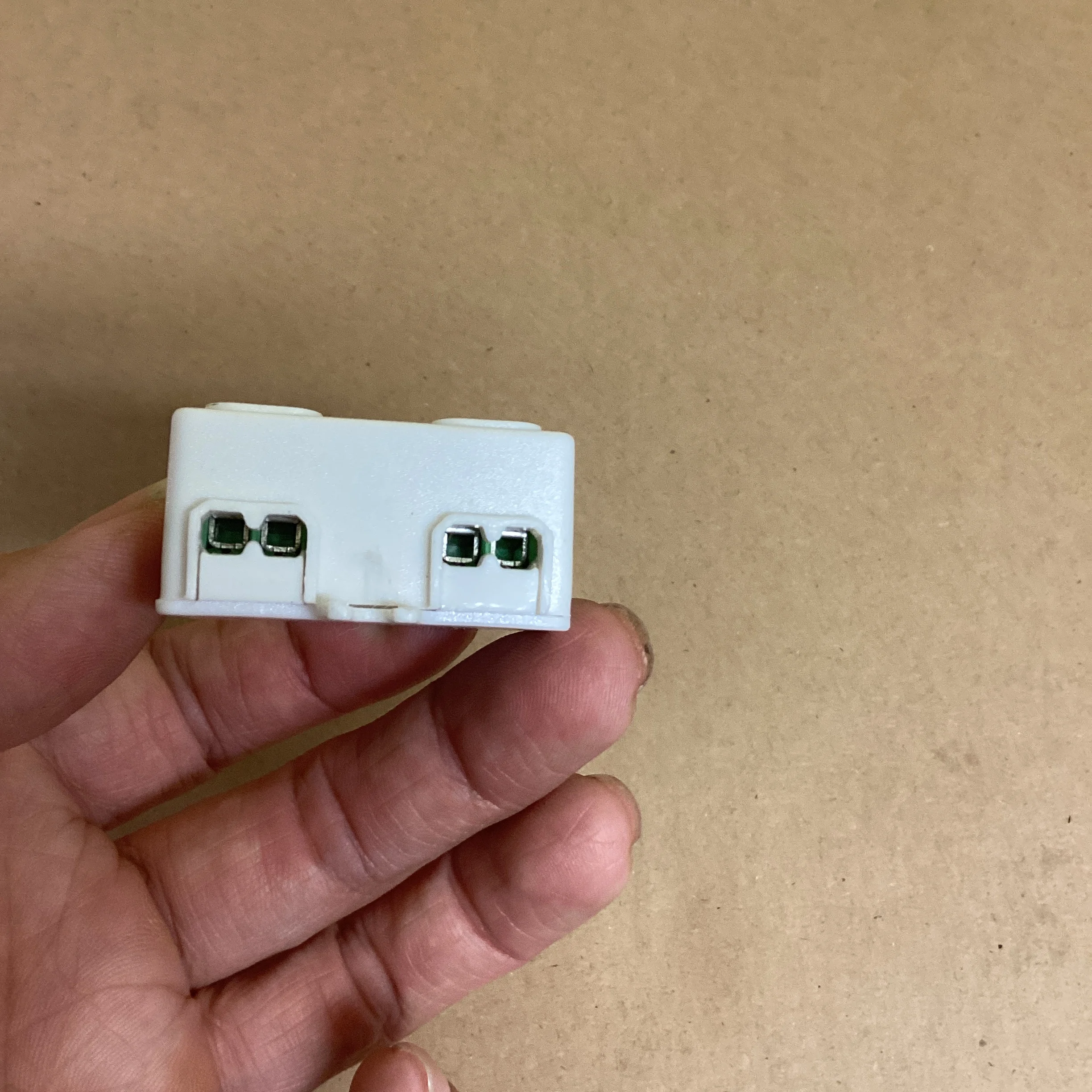 Фото Блок питания Eaglerise Mini Square 100-240В 1-3Вт с постоянным током для светодиодов ELP3X1LS 350мА 3-10.5В №5