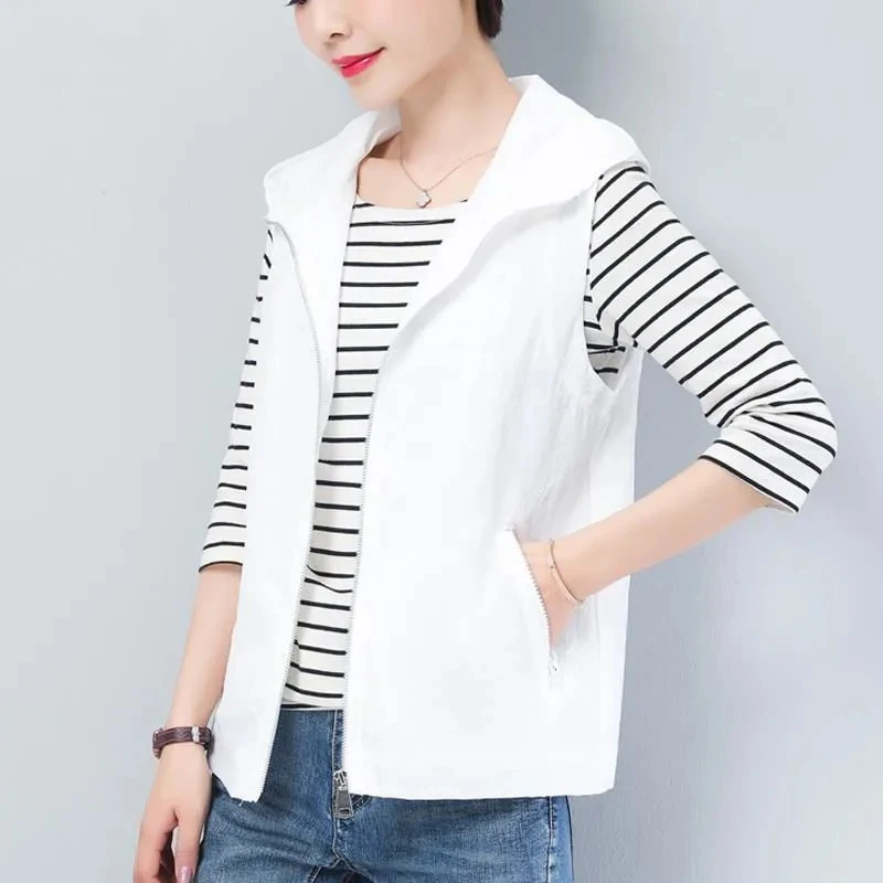 Жилет женский оверсайз легкий повседневная безрукавка с капюшоном тонкая