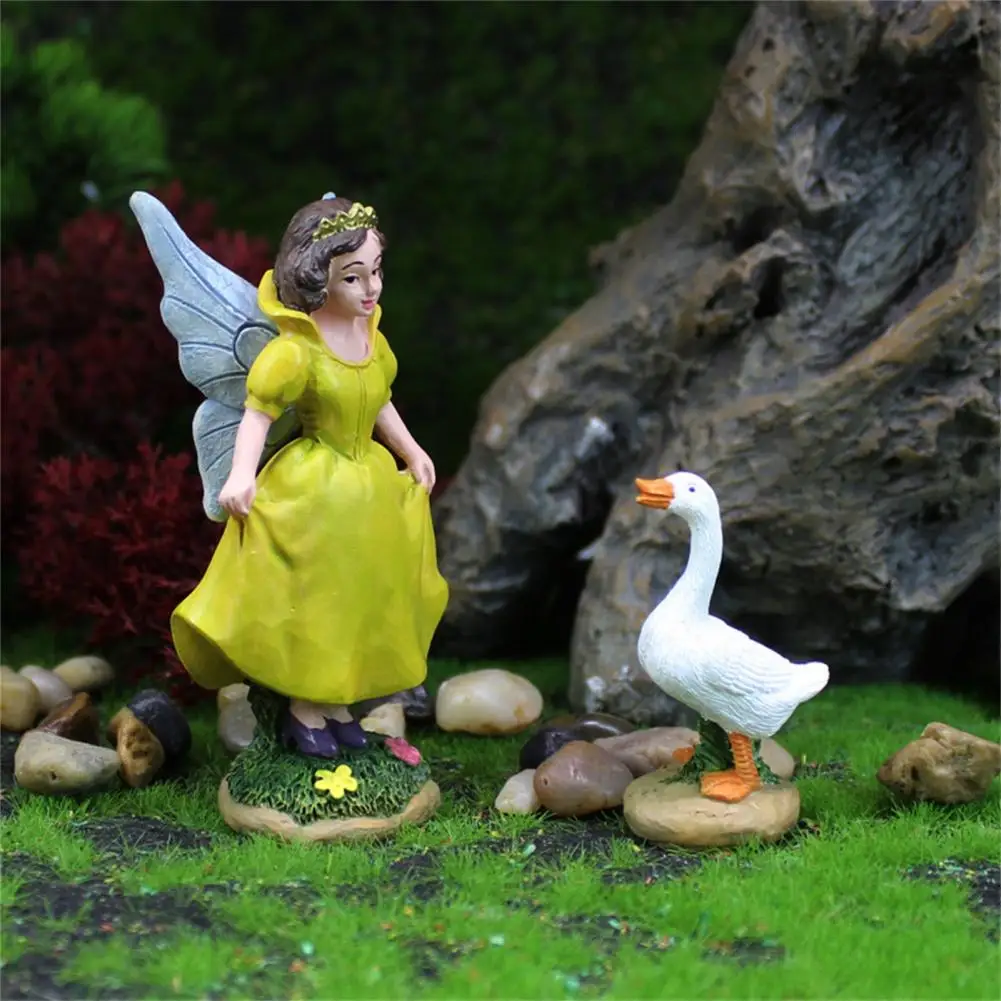 

40%HOT 1 Set Fairy Figurine Hand-crafted Artistic Resin Cake Topper Fairy Sculpture with Hedgehog for Office