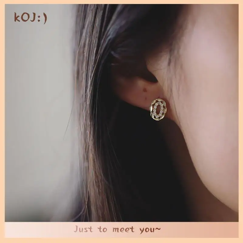 

Женские серьги-гвоздики из серебра 925 пробы с фианитами