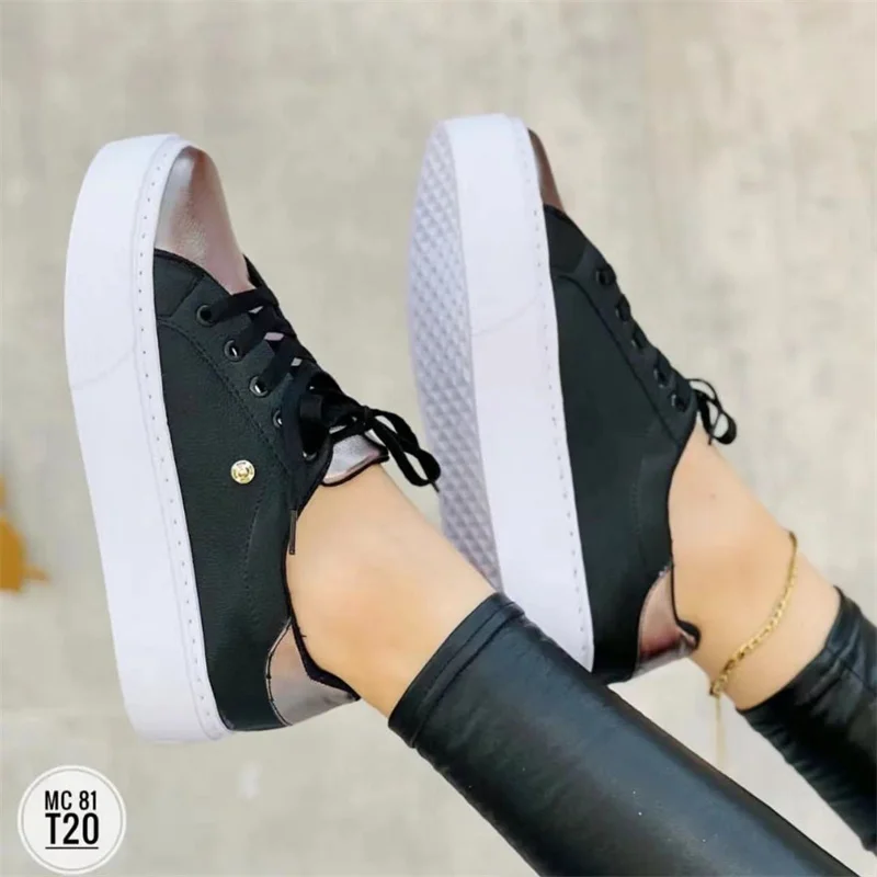 White Thick-soled Sneakers 2023 New Lace-up Breathable Rivets Leather Vulcanized Shoes Casual All-match Tennis Running Sneakers
