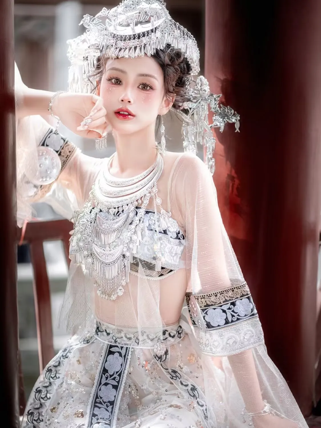 Новая одежда Miao' S Girl Miao Xishuangbanna Yunnan Dali летняя для фотосъемки в этническом стиле