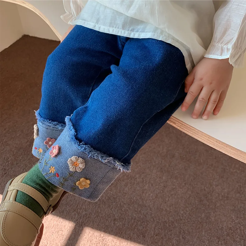 

2022 Autumn New Jeans Baby Girl Clothes Baby Girl Clothes Mid Waist Floral Embroidery Warm Jeans Children's Clothing