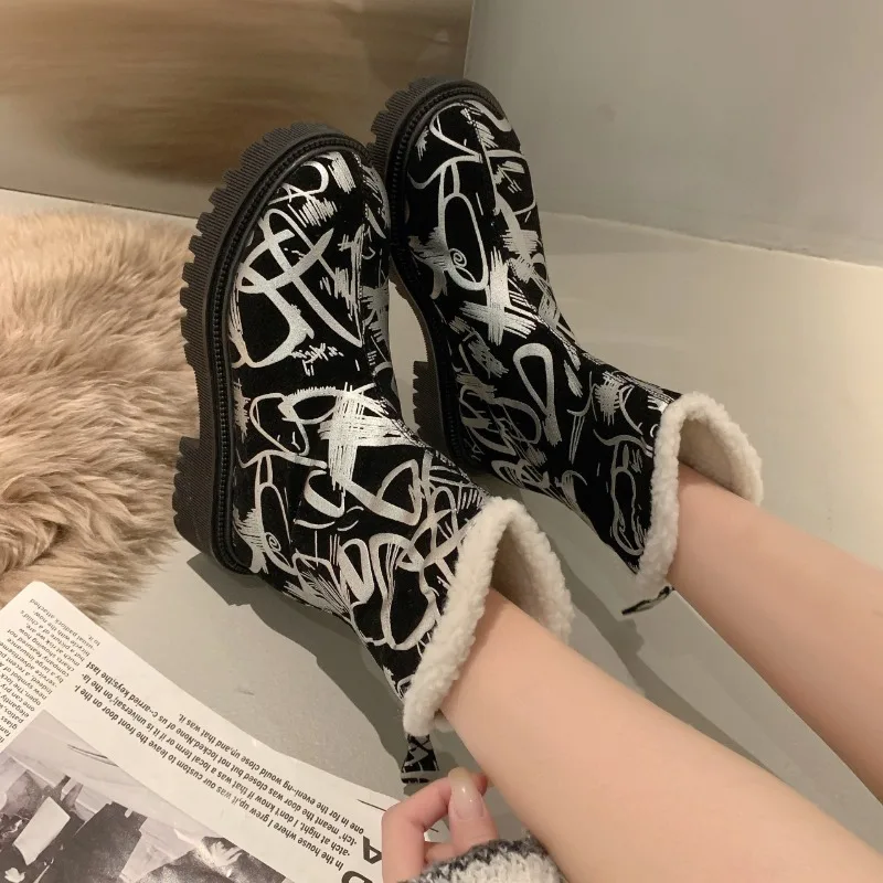 

Зимняя обувь для женщин 2023 Модные женские ботильоны на платформе с круглым носком плюшевые теплые трендовые ботинки в стиле панк из хлопка женские ботинки Mujer