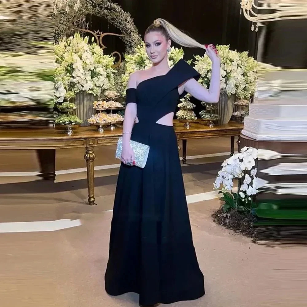 Черное вечернее платье Aenyrst