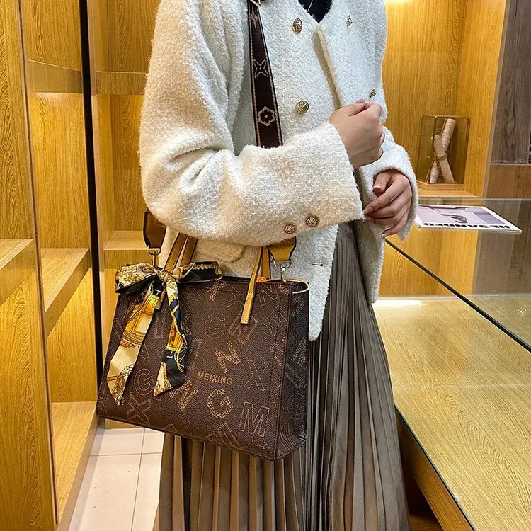 2023 Famous Designer Brand Chain Shoulder Messenger Bags High Quality Small Square Bags Luxury Fashion Women Purse And Handbags