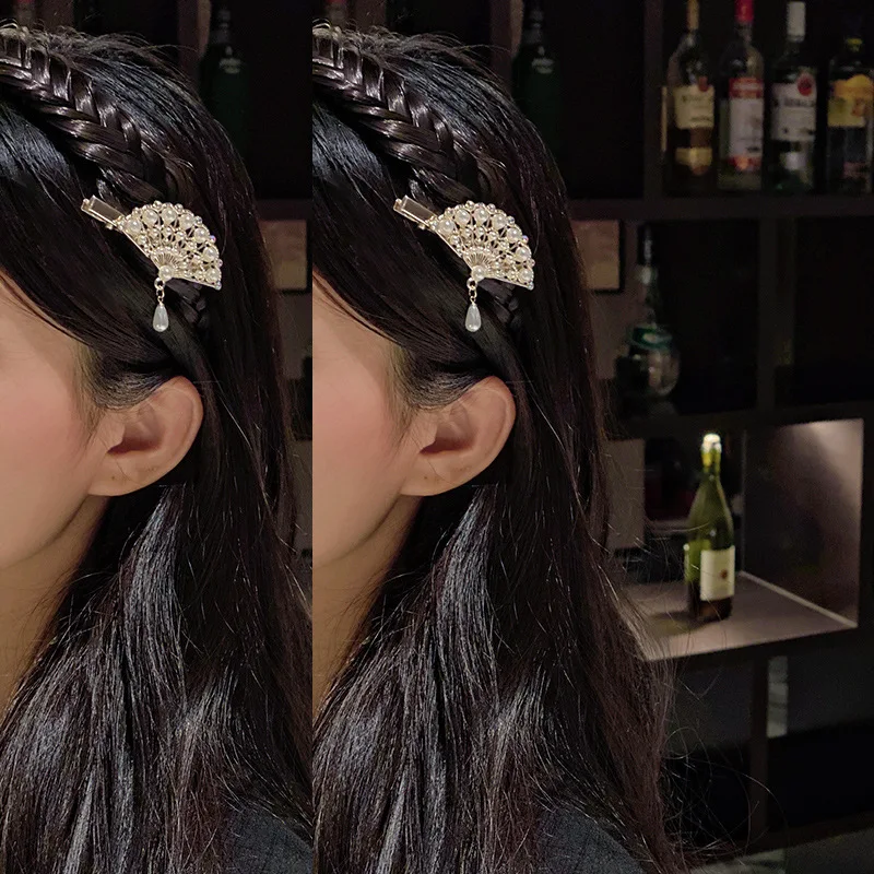

U-Magical Exaggerated Geometrical Fan Type Imitation Pearl Clip Hairpin for Women Luxury Gold Hollow Metal Hair Accessories