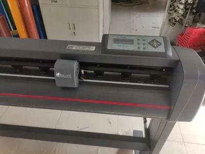 Виниловый режущий плоттер серии HC с оптическим ушком