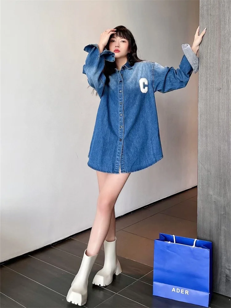 

Fall/Winter 2022 New Gradient Jacket Vintage Contrast Denim Jacket Loose and Comfortable Washed Embroidered Cotton Blouse y2k