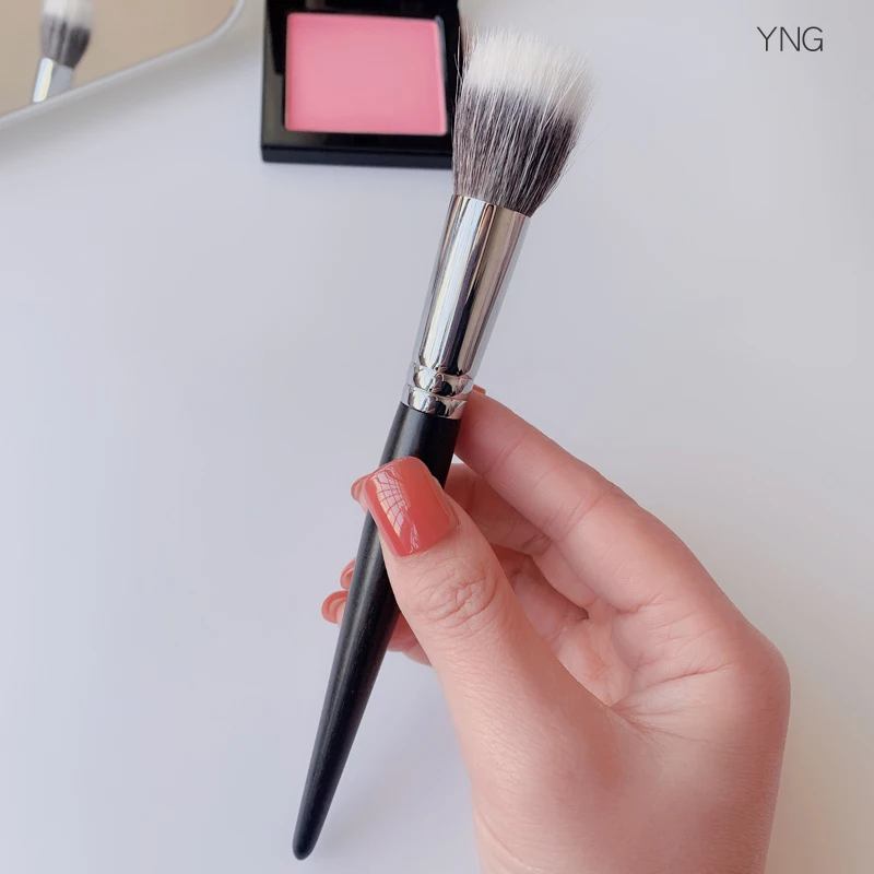 

Double-Layer Goat Hair Flat Head Blush Brush, Professional Animal Hair Face Makeup Brush ，Ebony Handle ，Cosmetic Tool