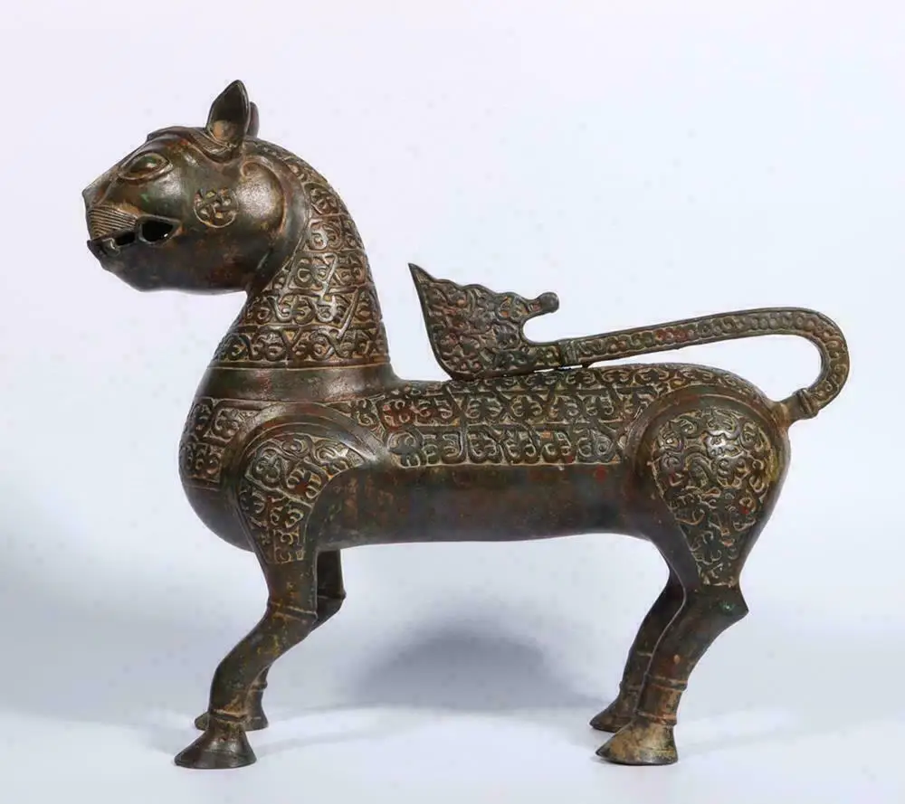 

OLD ANTIQUE CHINESE BRONZE TIGER STATUE POT ZUN