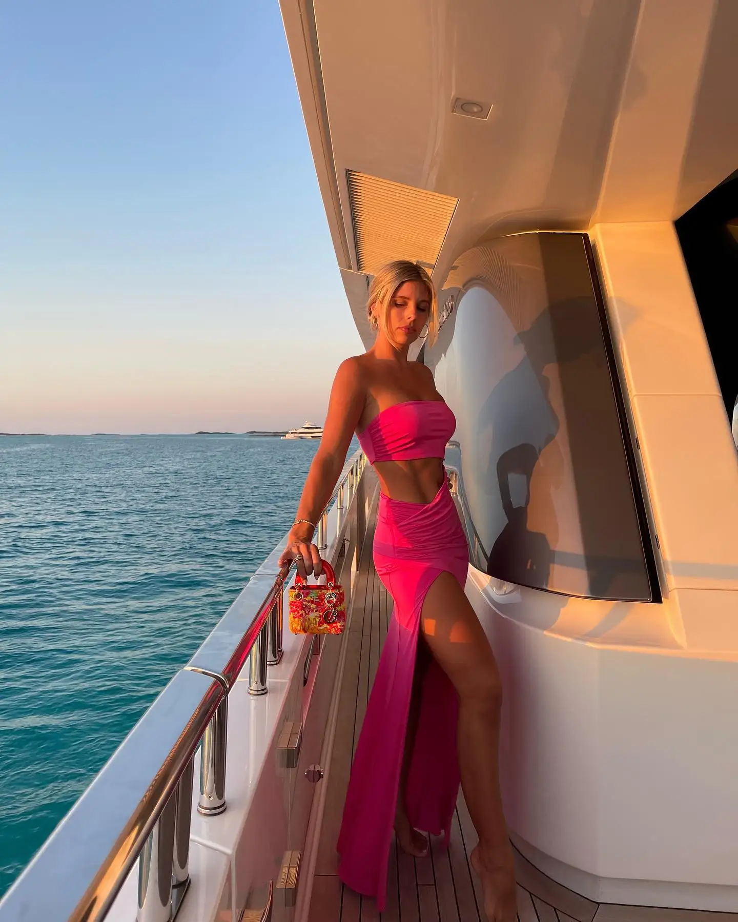 

Пикантное облегающее платье без рукавов с разрезом на груди, ажурное Плиссированное Платье для ягодиц, платье с открытой спиной, туники, пра...