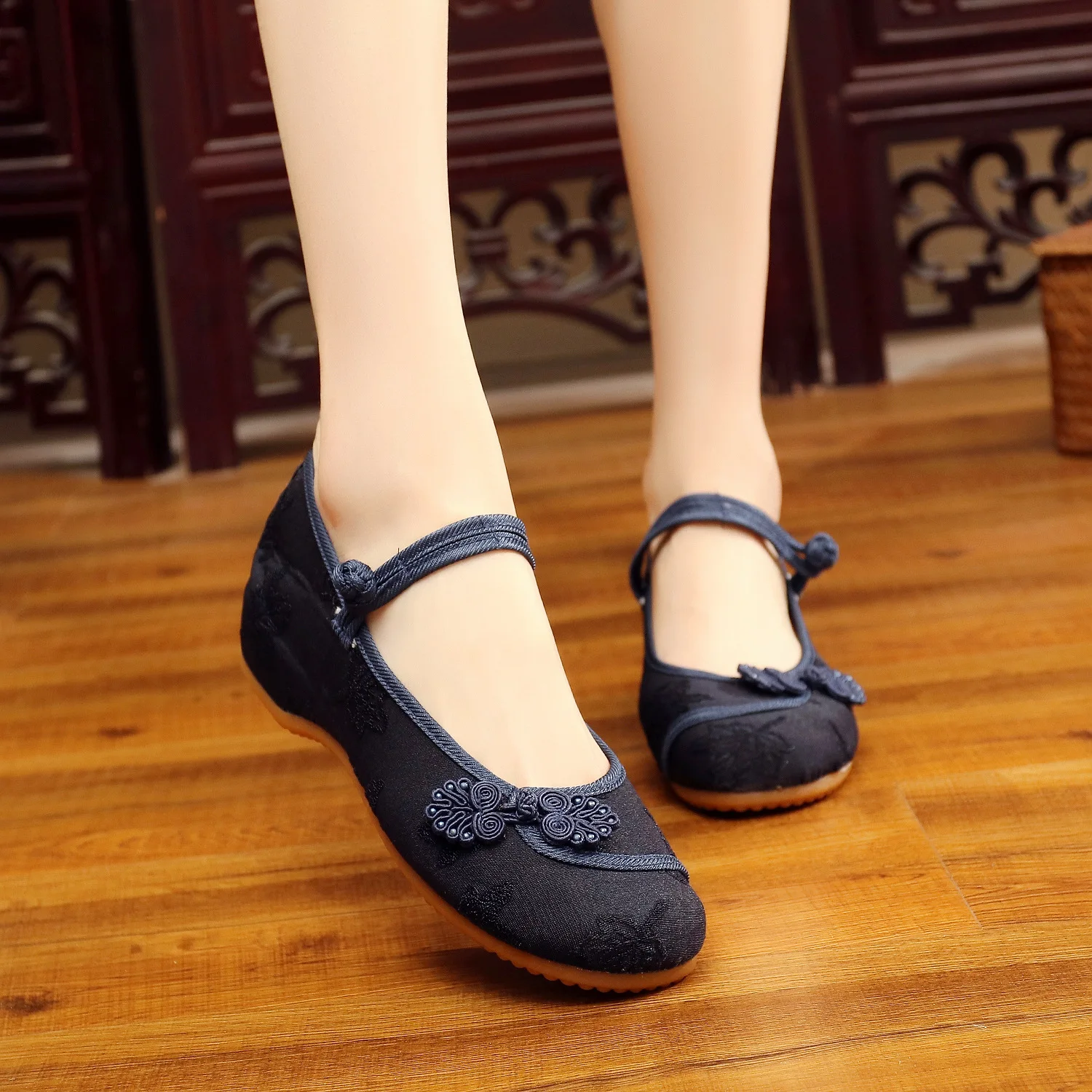 

Antique shoes, fairy shoes, soft-soled Hanfu shoes, embroidered shoes, fashion casual women's single shoes, wedge shoes