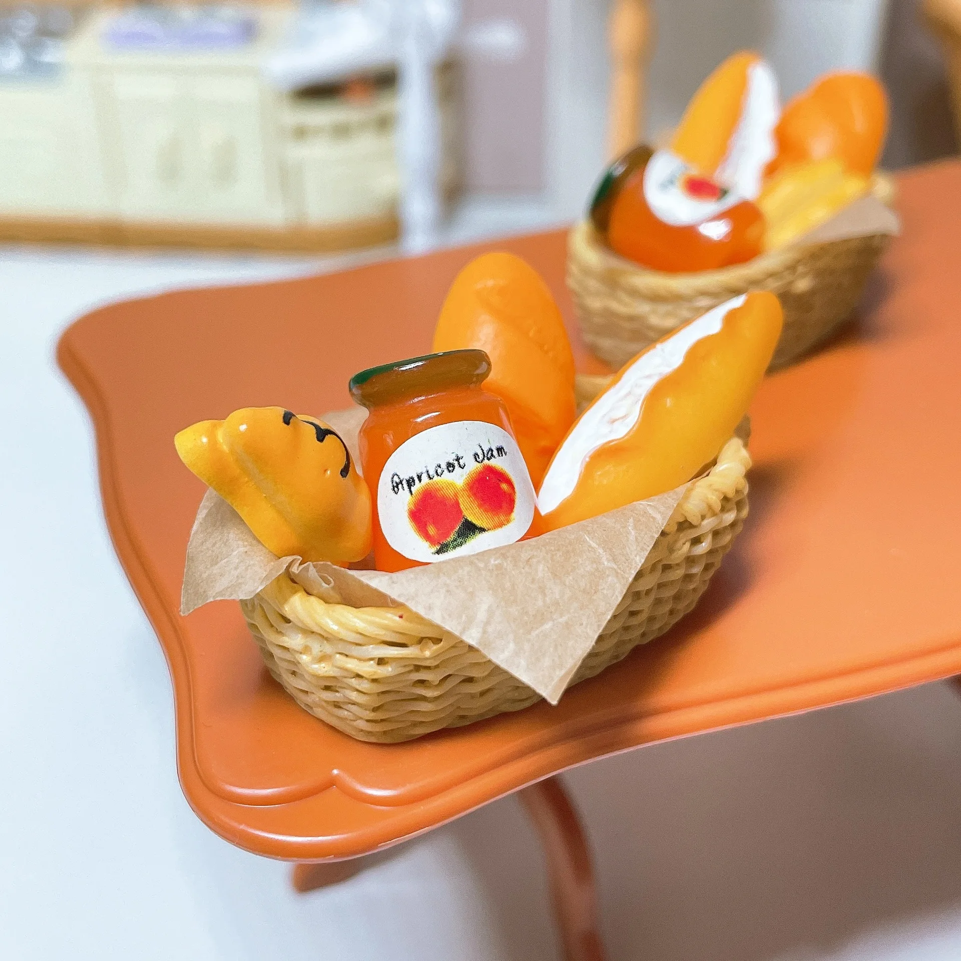 

1:6 Scale Simulation Mini Bread Baguette Miniature Dollhouse Bakery Food for Doll Kitchen Accessories 1:12