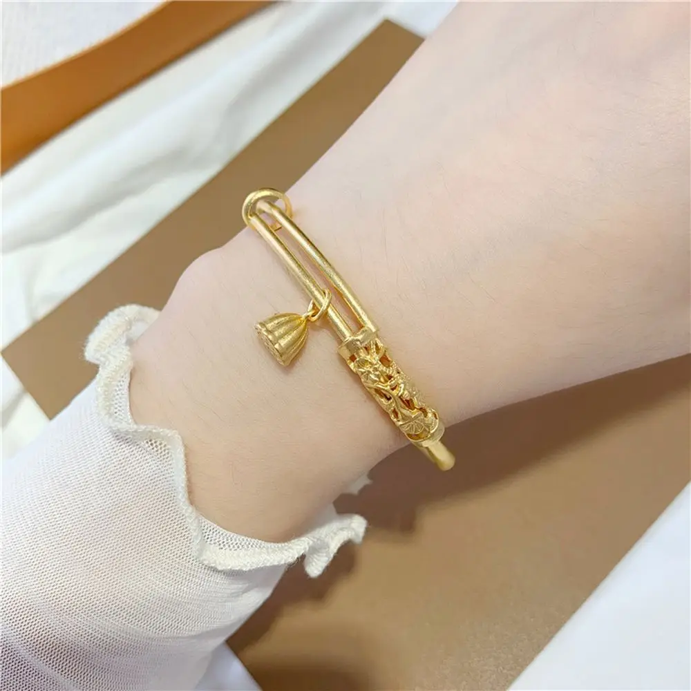 Женский браслет с подвеской в виде лотоса Шакина