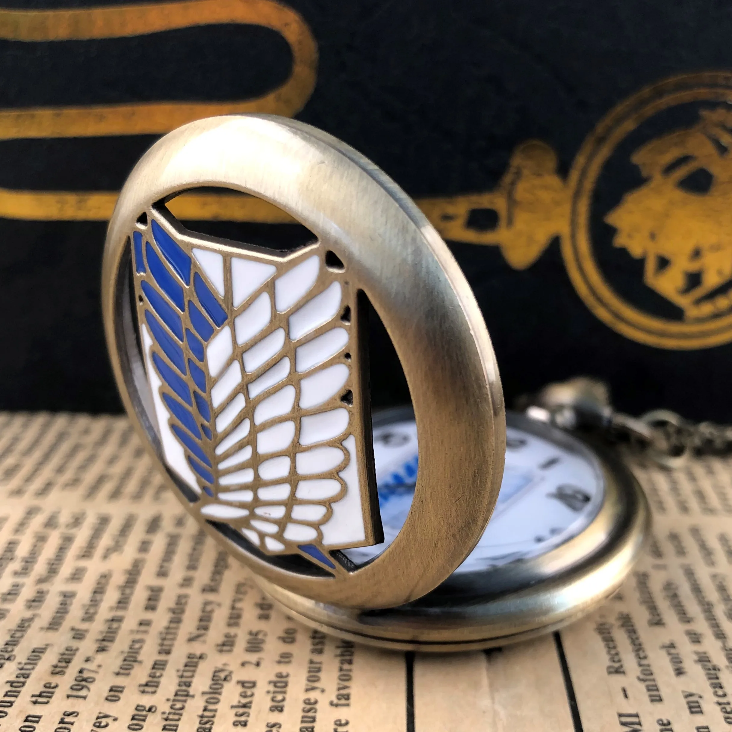 Часы наручные мужские/женские кварцевые с подвеской на цепочке и логотипом