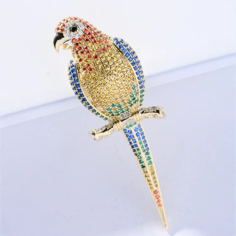 Медный брошь новой моды с инкрустированным цирконом "Попугай" в ярких цветах для креативного стиля костюмной жакетки, персональный животный элемент на свадебный бант, прилив прилива.