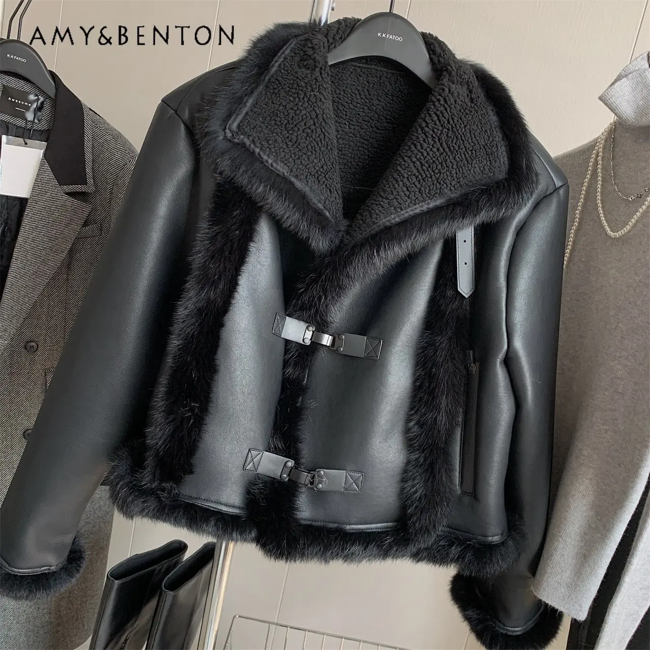 High Street Washed PU Leather Stitching Bright Line Edge Short Coat for Women Winter New Warm Lamb Wool Liner Leather Coat