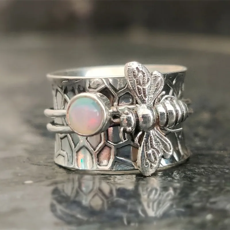 

Fashion Silver Plated Opal Bee Ring Women Meditation Wedding Band Rings for Female Bee Party Jewelry Gifts for her