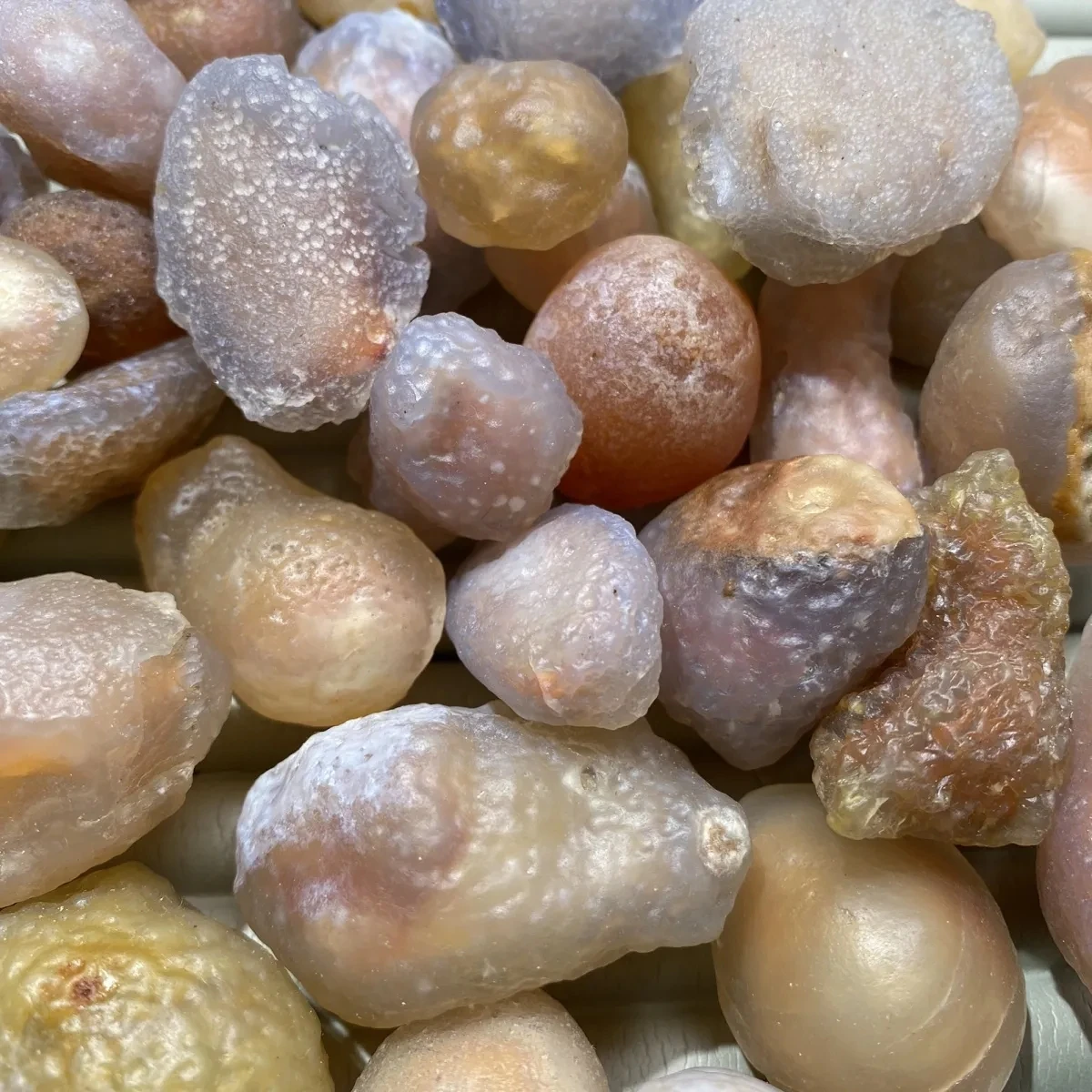 1Pcs Natural Stone Peculiar Rare Precious Gift Alxa Natural Colorful Sugar Heart Agate Hourglass Ring Stone Small Stone