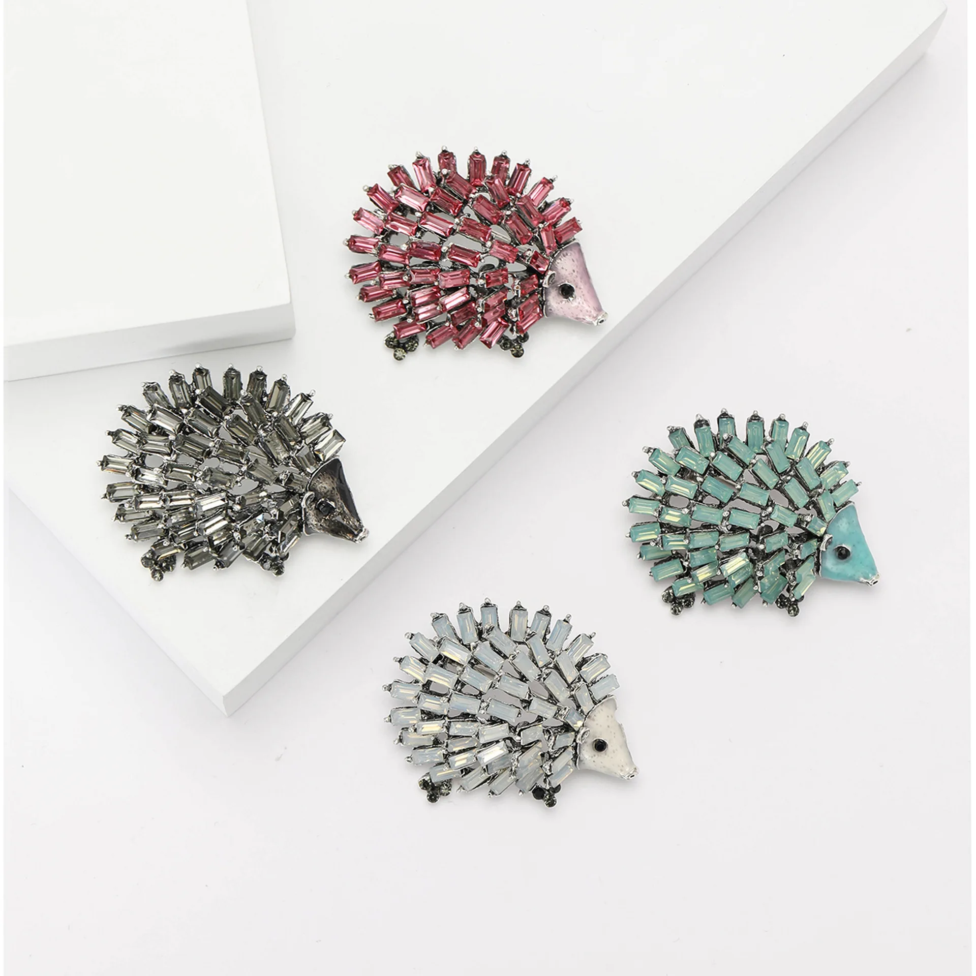 Брошь еж Rhindiamond