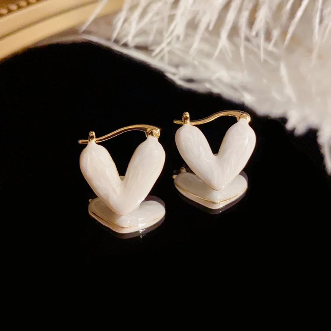 

Vintage Heart Small Hoop Earring White Dripping Oil Plated Gold Piercing Enamel Elegant Women Accessories LOVE Girl Gift 2023