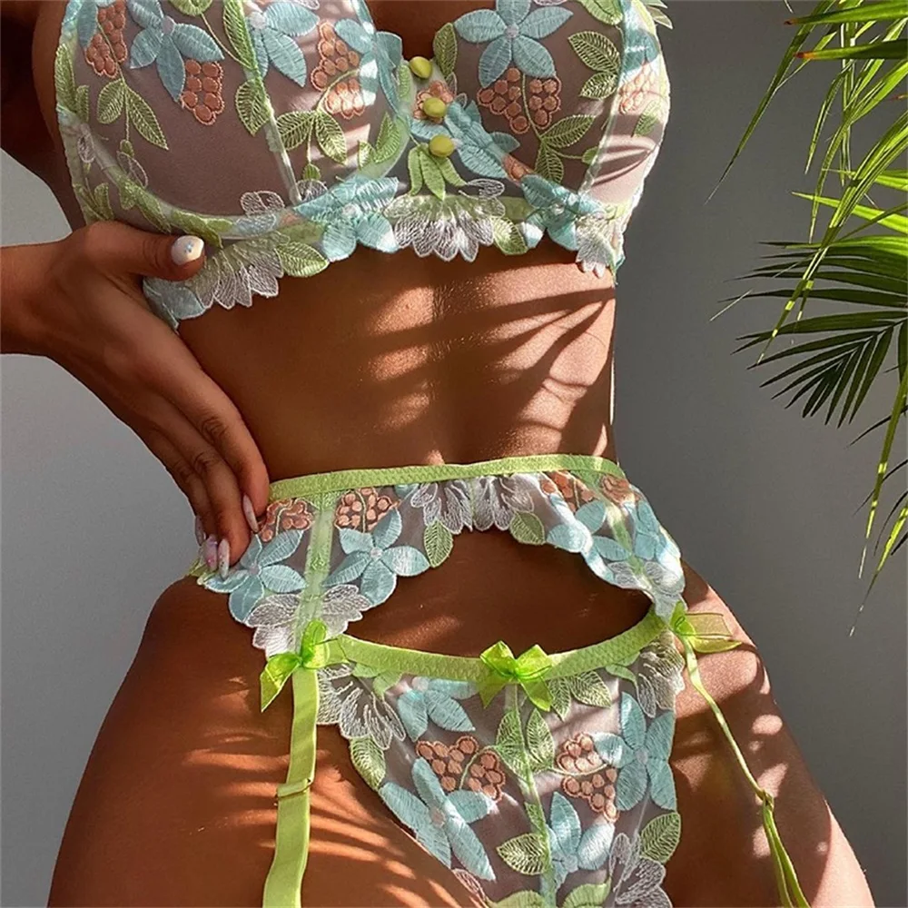 

New Sexy Women Set Lingerie 3pcs Set Embroidery Lace Floral Garters Underwire Perspective Push Up Underwear Bra Set HB626