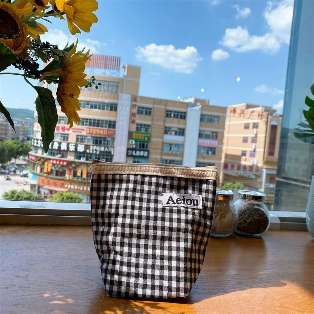 

Plaid Cosmetic Bag Mini Canvas Purse In Hand Tide Handbag Storage Bag Portable