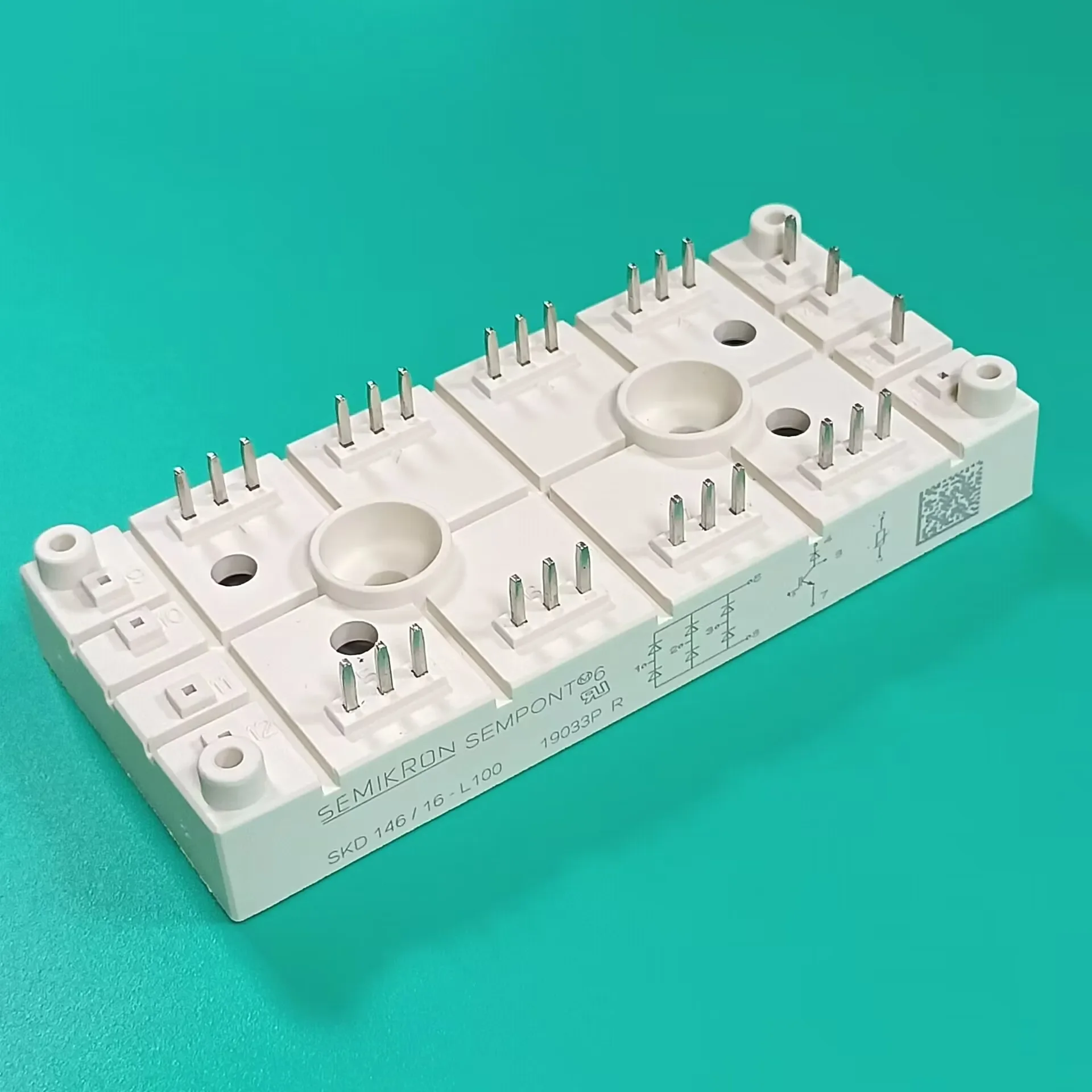 SKD146/16-L100 МОДУЛЬ SKD146/16L100 3-фазный мостовой выпрямитель + тормозной измельчитель YBT