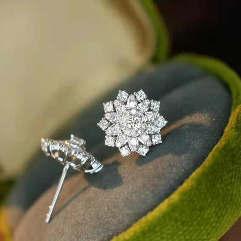 

AU750 18K Gold 0.86 Ct Natural Diamond Stud Earrings Women's Flower Shape Engagement Wedding Earrings Matching Certificate